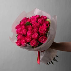 Розы кардинал малиновые